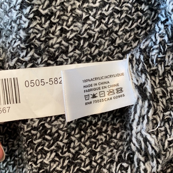 3 for $20 💜 BLUENOTES Knit Sweater - Picture 4 of 4